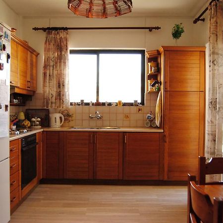 Apartment By The Beach Каламата Екстериор снимка
