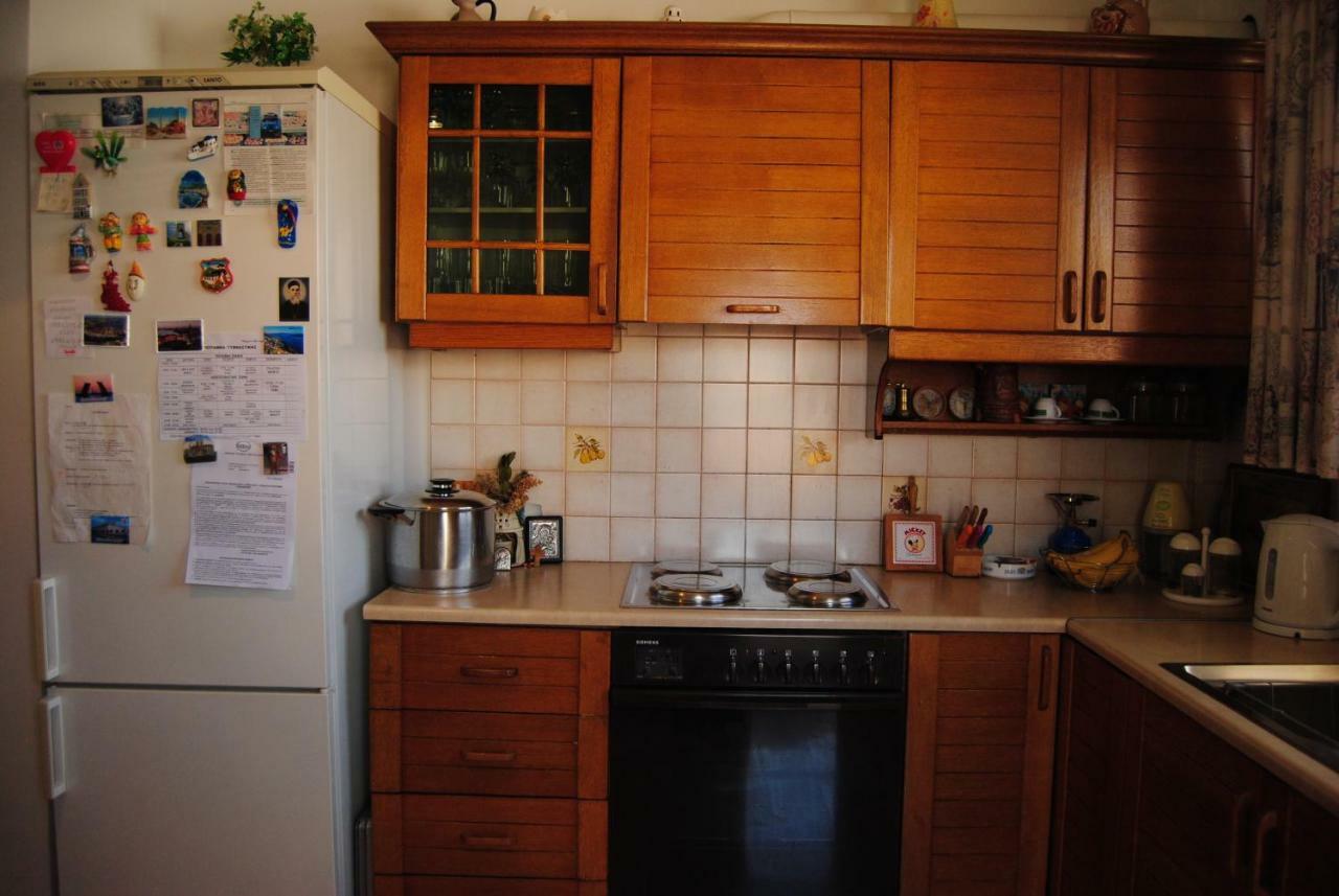 Apartment By The Beach Каламата Екстериор снимка