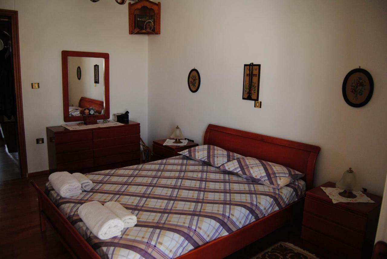 Apartment By The Beach Каламата Екстериор снимка