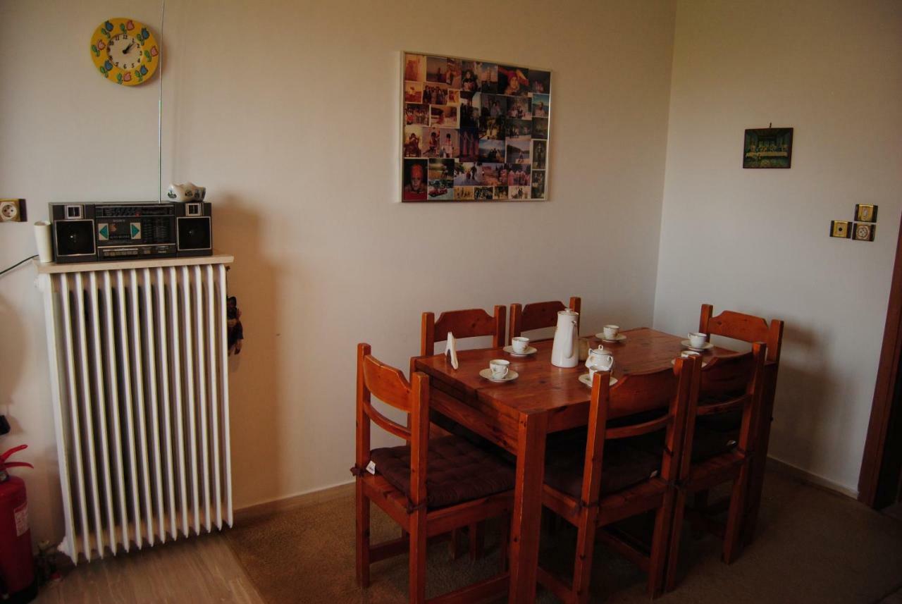 Apartment By The Beach Каламата Екстериор снимка
