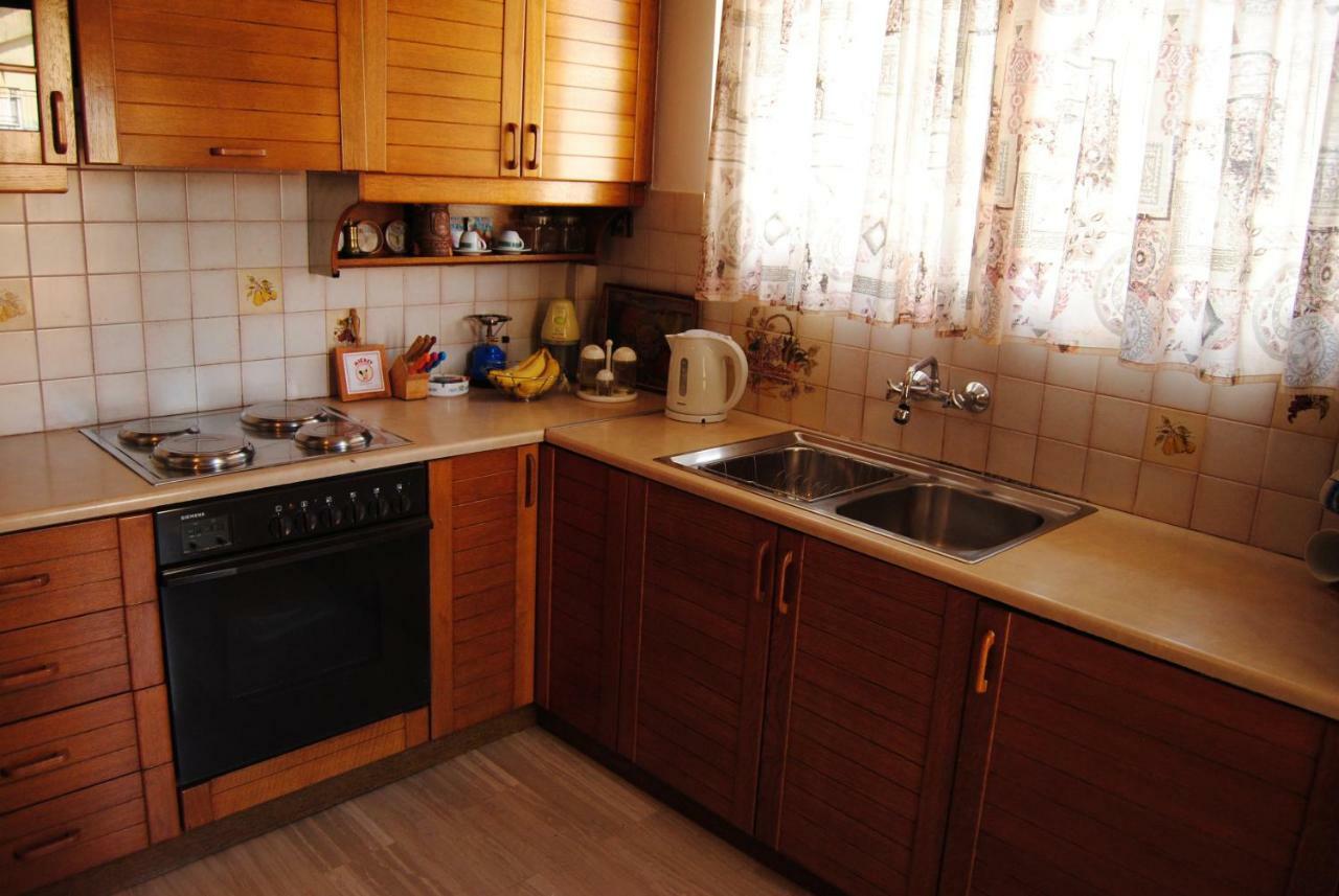 Apartment By The Beach Каламата Екстериор снимка