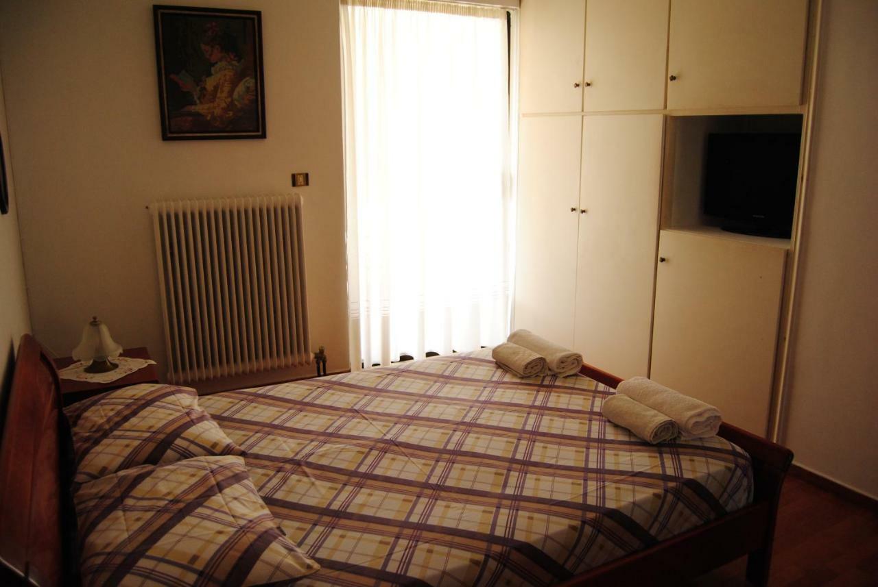 Apartment By The Beach Каламата Екстериор снимка