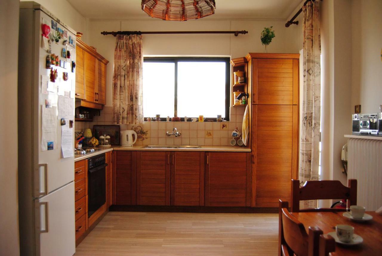 Apartment By The Beach Каламата Екстериор снимка