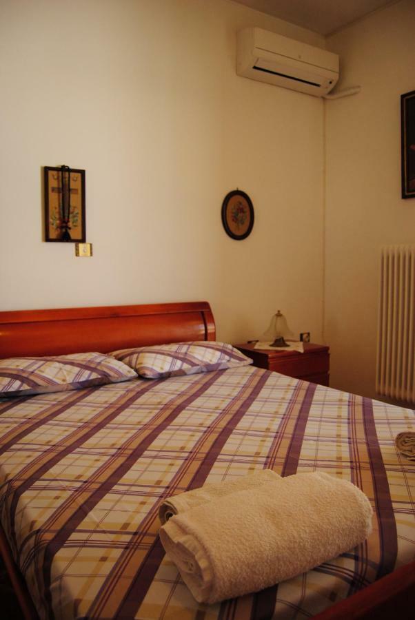 Apartment By The Beach Каламата Екстериор снимка